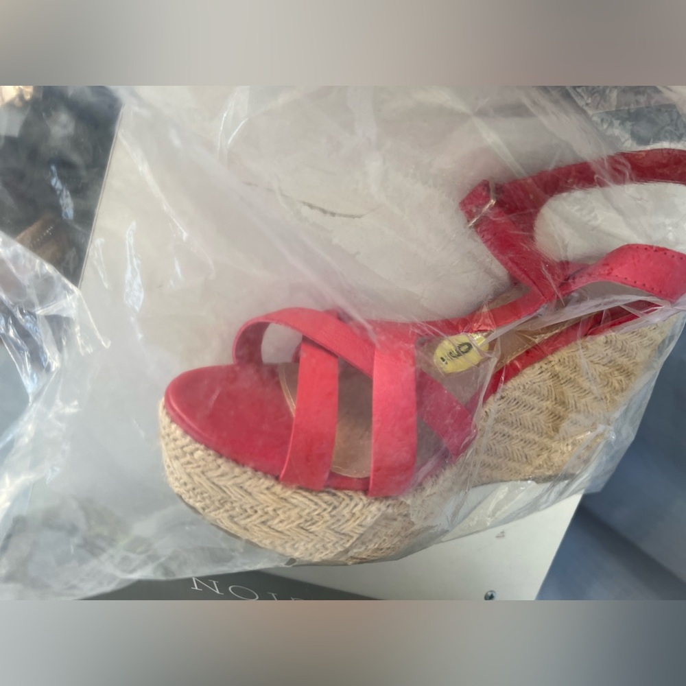 Red wedges